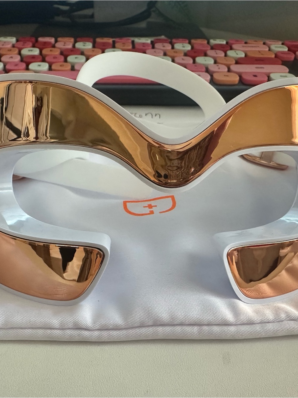 White and Rose Gold Eye Massager - Comfort Eye Therapy